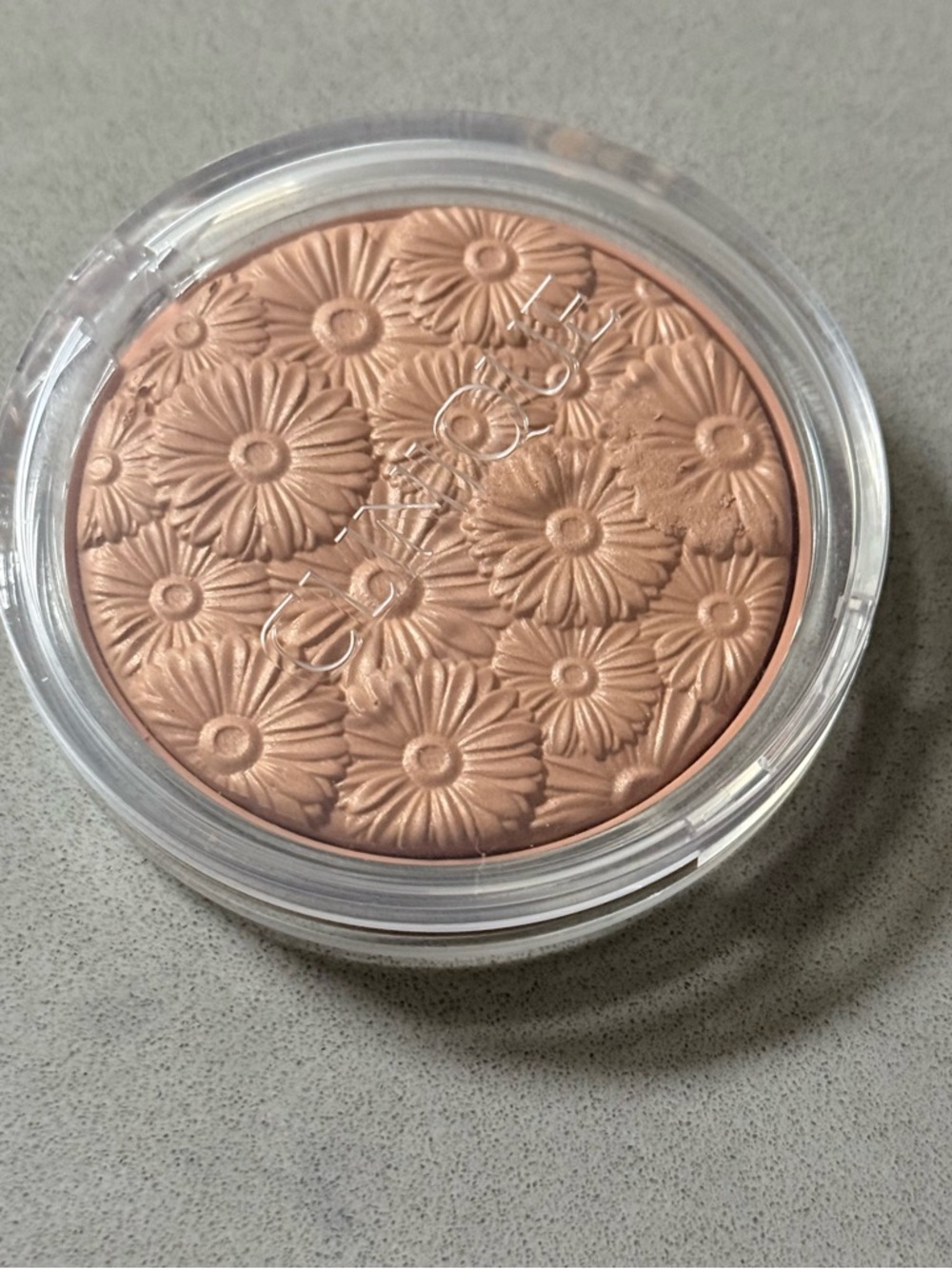 Clinique Powder Pop flower bronzer